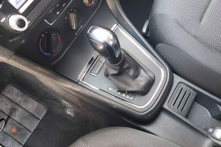 Used Volkswagen Bora 2018 1.5L Automatic Fashion Model Gear Lever