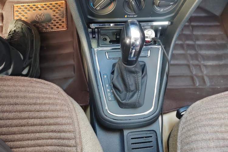Used Volkswagen Bora 2018 1.5L Automatic Fashion Model Gear Lever