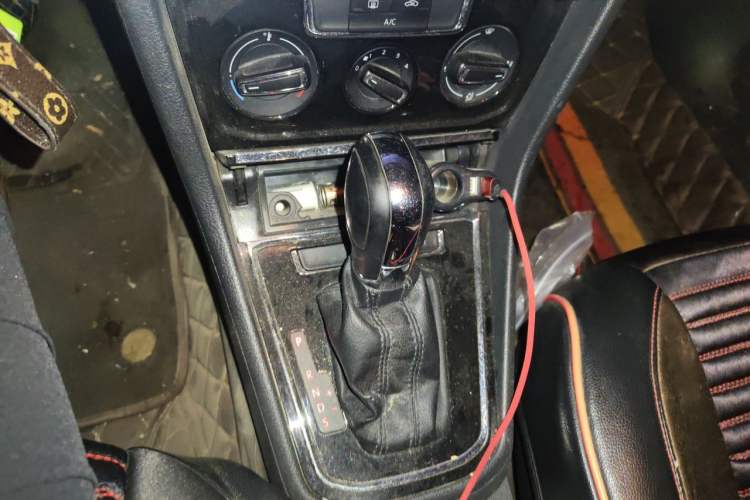 Used Volkswagen Bora 2018 1.5L Automatic Comfort Model Gear Lever