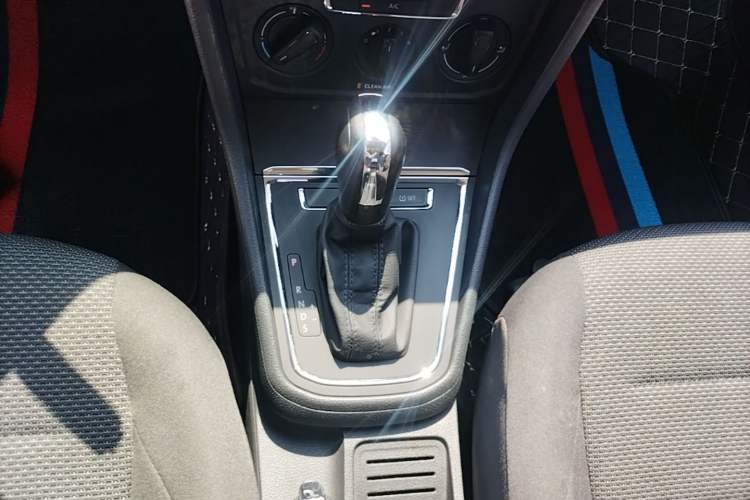 Used Volkswagen Bora 2018 1.5L Automatic Fashion Model Gear Lever