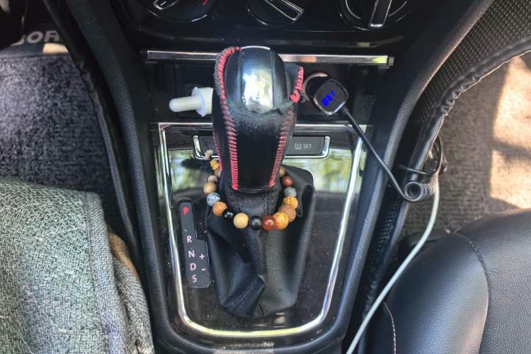 Used Volkswagen Bora 2018 1.5L Automatic Comfort Model Gear Lever