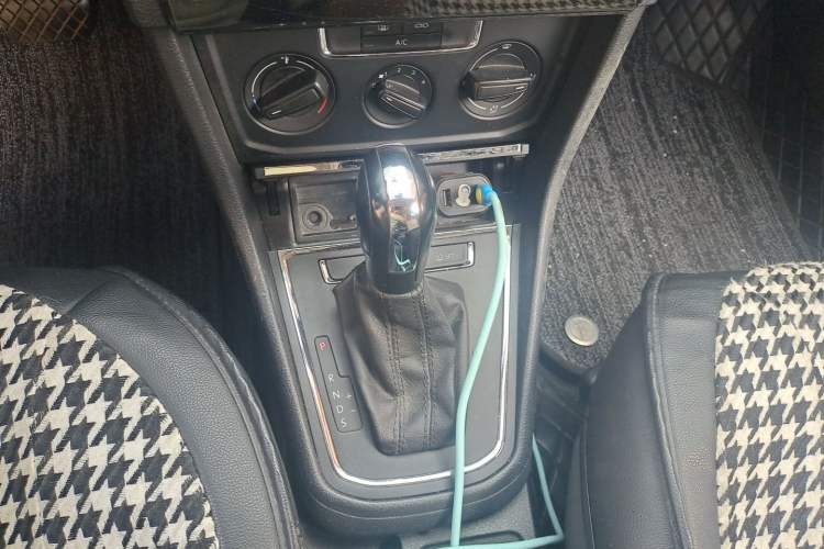 Used Volkswagen Bora 2018 1.5L Automatic Fashion Model Gear Lever