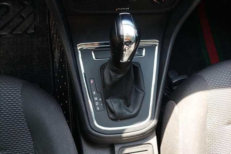 Used Volkswagen Bora 2018 1.5L Automatic Fashion Model Gear Lever