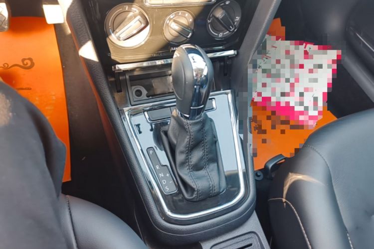 Used Volkswagen Bora 2018 1.5L Automatic Comfort Model Gear Lever