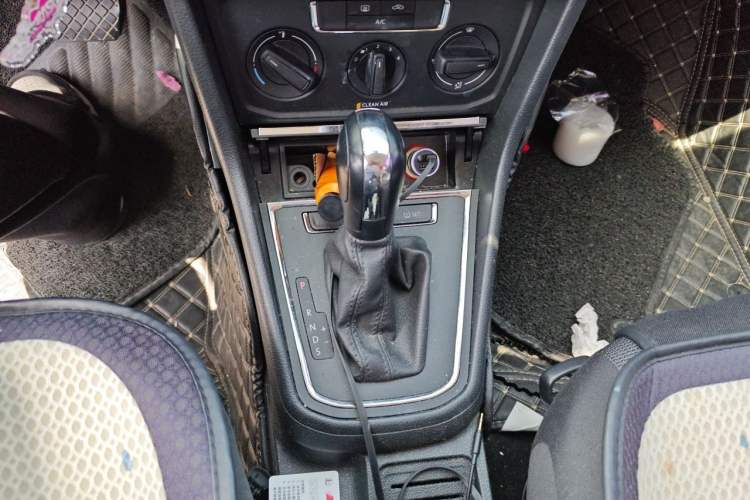 Used Volkswagen Bora 2018 1.5L Automatic Fashion Model Gear Lever