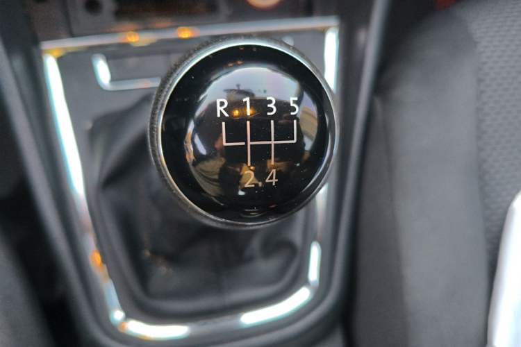 Used Volkswagen Bora 2018 1.5L Manual Fashion Model Gear Lever