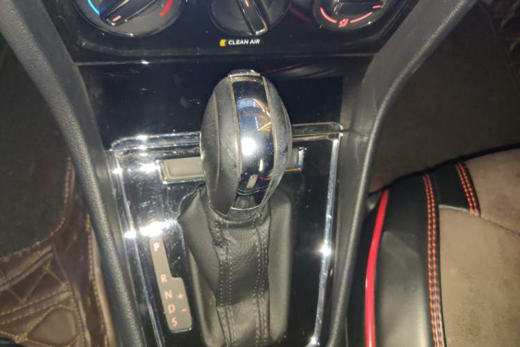 Used Volkswagen Bora 2018 1.5L Automatic Comfort Model Gear Lever