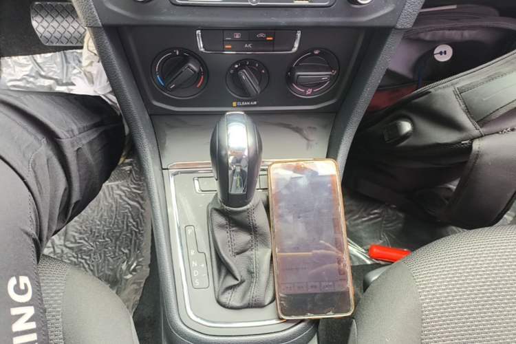Used Volkswagen Bora 2018 1.5L Automatic Fashion Model Gear Lever