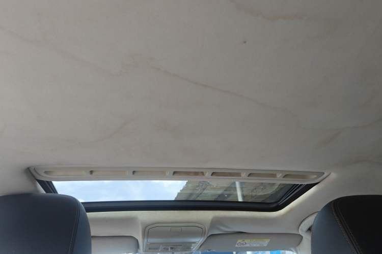 Used Volkswagen Bora 2018 1.5L Automatic Comfort Model Headliner
