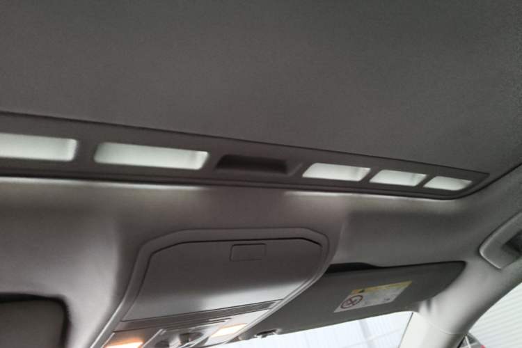 Used Volkswagen Bora 2018 1.5L Automatic Comfort Model Headliner