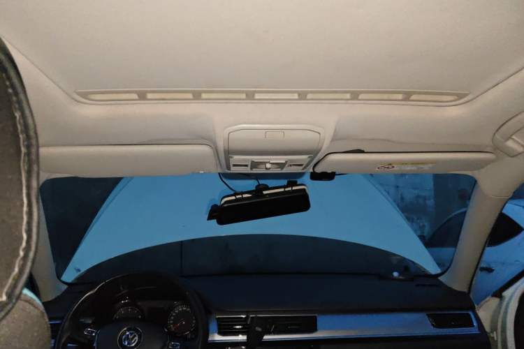 Used Volkswagen Bora 2018 1.5L Automatic Comfort Model Headliner