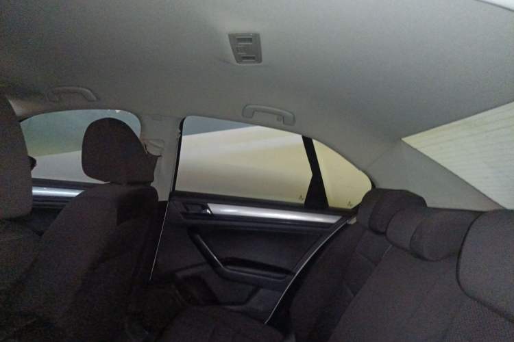 Used Volkswagen Bora 2018 1.5L Automatic Fashion Model Headliner