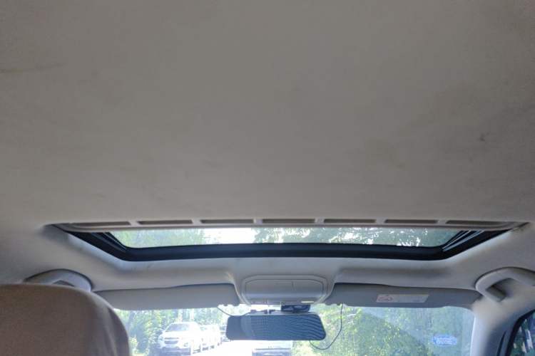 Used Volkswagen Bora 2018 1.5L Automatic Comfort Model Headliner