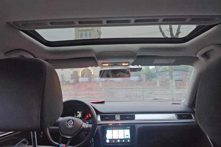 Used Volkswagen Bora 2018 1.5L Automatic Comfort Model Headliner