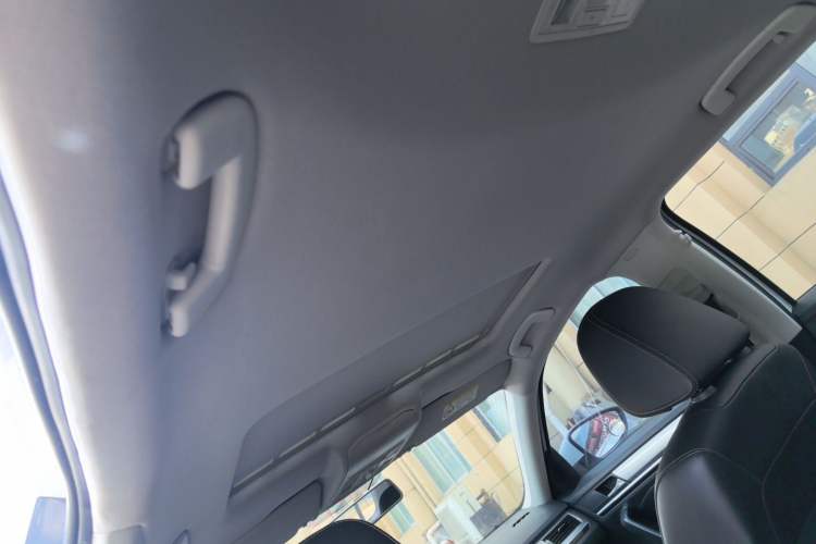 Used Volkswagen Bora 2018 1.5L Manual Comfort Model Headliner