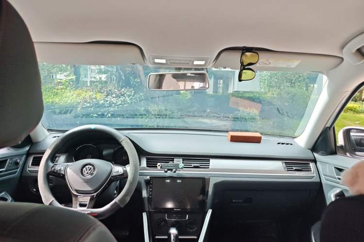 Used Volkswagen Bora 2018 1.5L Automatic Fashion Model Headliner