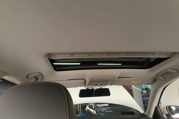Used Volkswagen Bora 2018 1.5L Automatic Comfort Model Headliner