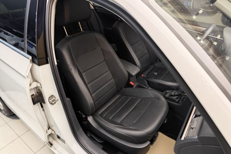 Used Volkswagen Bora 2018 1.5L Automatic Comfort Model Interior 1