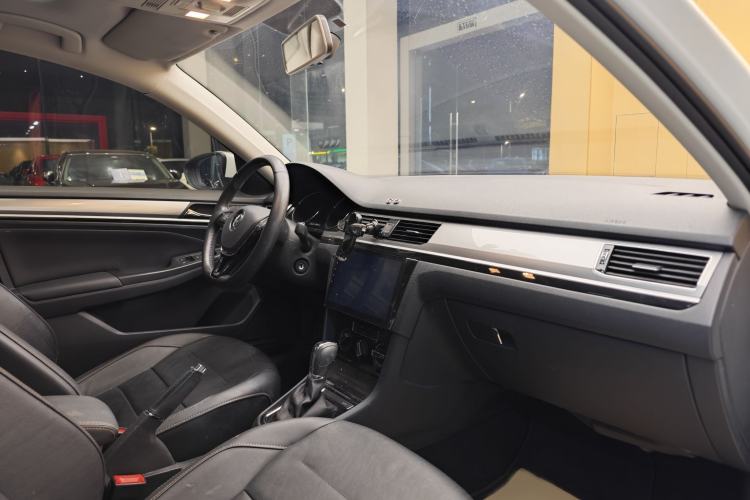 Used Volkswagen Bora 2018 1.5L Automatic Comfort Model Interior 2