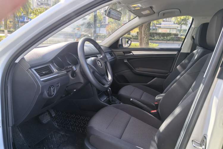 Used Volkswagen Bora 2018 1.5L Automatic Fashion Model Interior 2