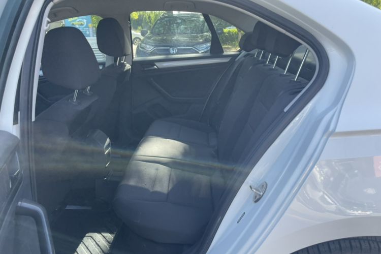 Used Volkswagen Bora 2018 1.5L Manual Fashion Model Interior 3