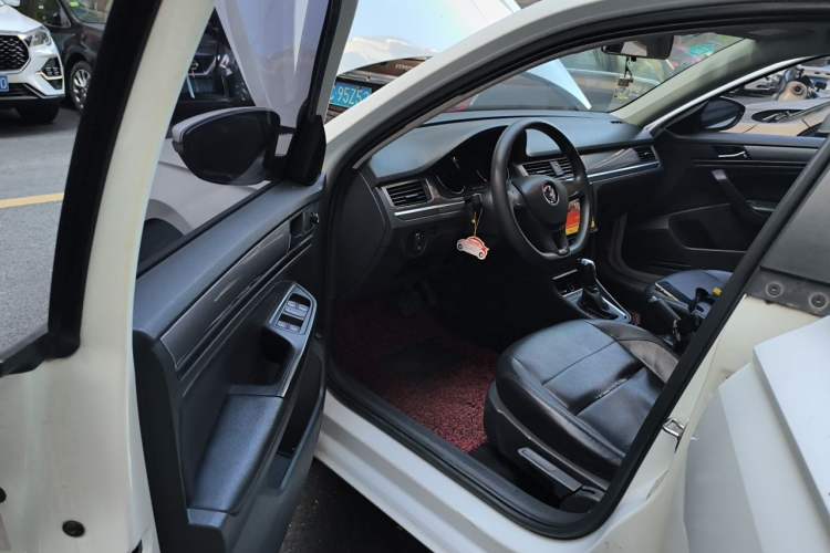 Used Volkswagen Bora 2018 1.5L Automatic Fashion Model Interior 3