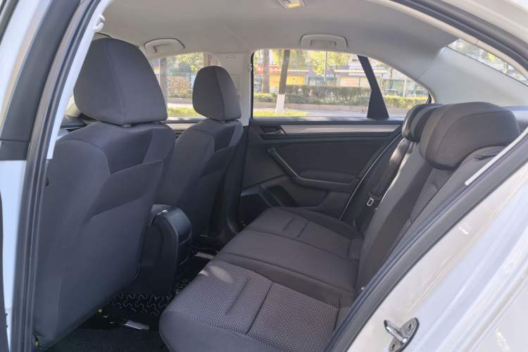 Used Volkswagen Bora 2018 1.5L Automatic Fashion Model Interior 3