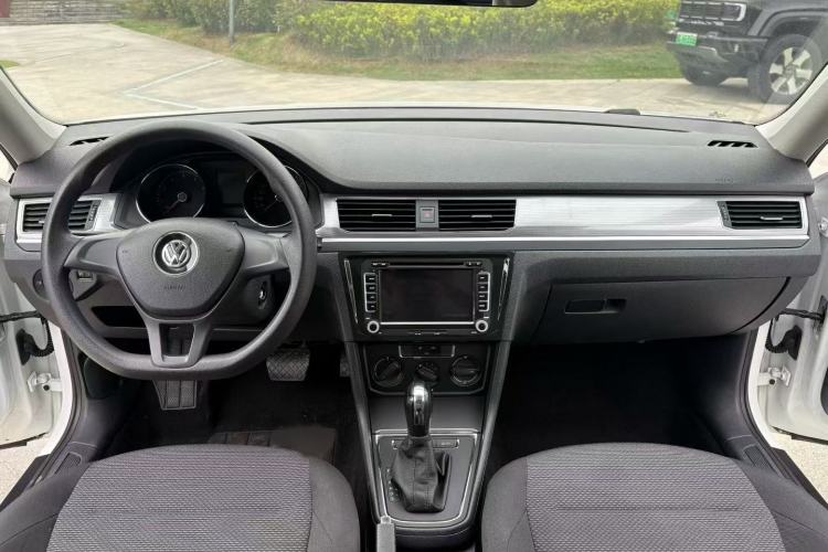 Used Volkswagen Bora 2018 1.5L Automatic Fashion Model Interior 3