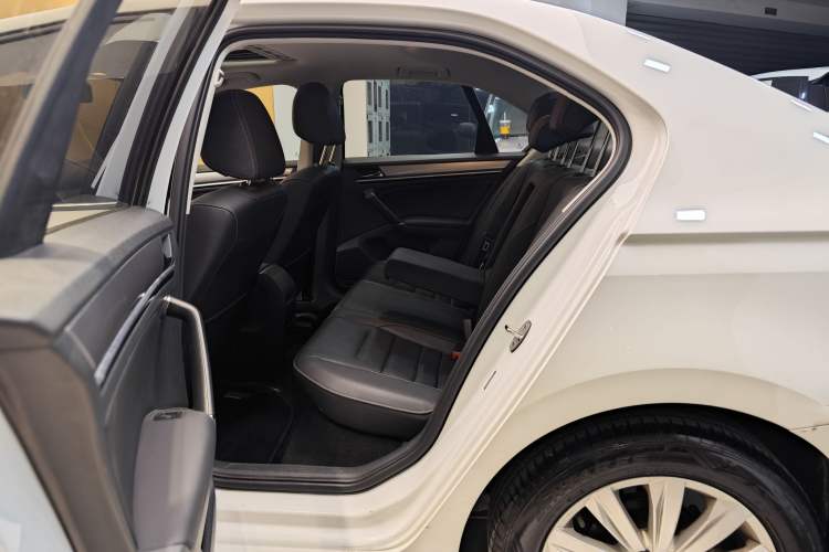 Used Volkswagen Bora 2018 1.5L Automatic Comfort Model Interior 4