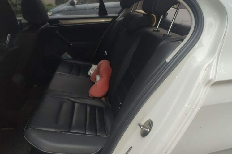 Used Volkswagen Bora 2018 1.5L Automatic Comfort Model Interior 4