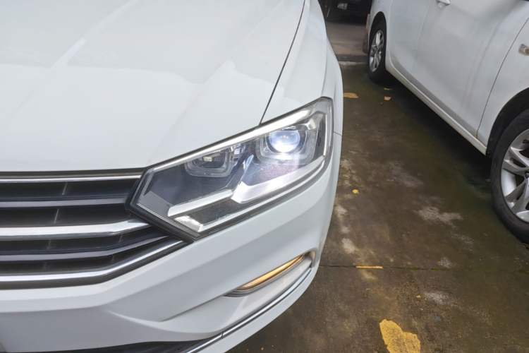 Used Volkswagen Bora 2018 1.5L Automatic Comfort Model Left Front Headlight