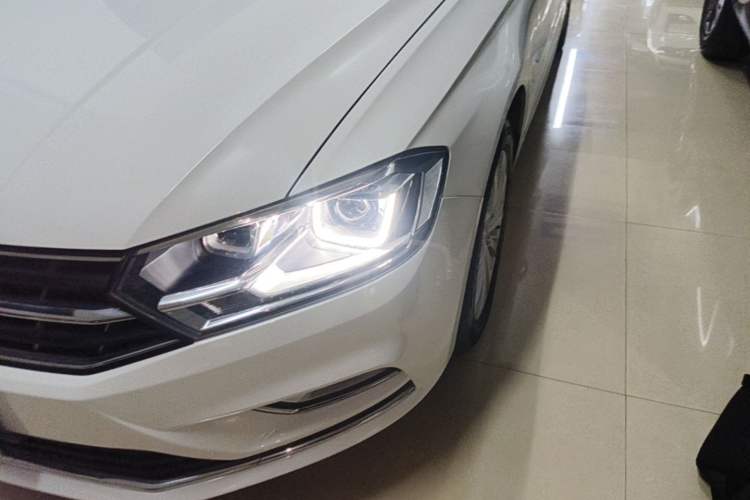 Used Volkswagen Bora 2018 1.5L Automatic Comfort Model Left Front Headlight