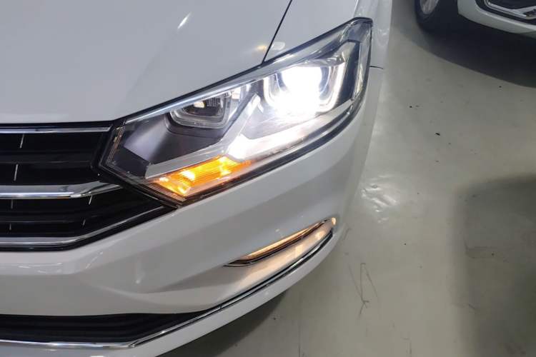 Used Volkswagen Bora 2018 1.5L Automatic Comfort Model Left Front Headlight