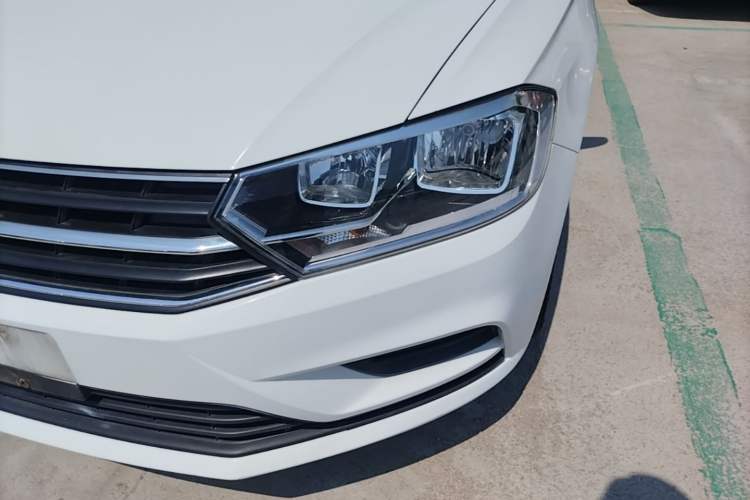 Used Volkswagen Bora 2018 1.5L Automatic Fashion Model Left Front Headlight