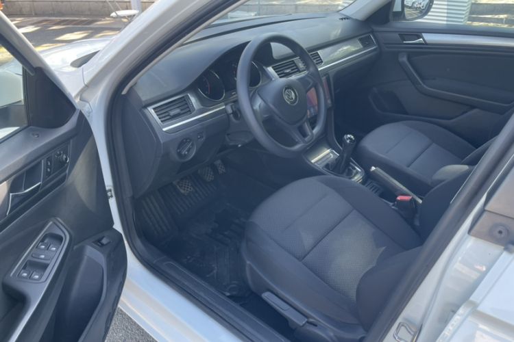 Used Volkswagen Bora 2018 1.5L Manual Fashion Model Left Front Seat