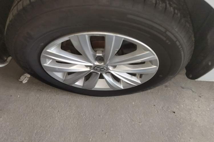 Used Volkswagen Bora 2018 1.5L Automatic Fashion Model Left Front Wheel Hub