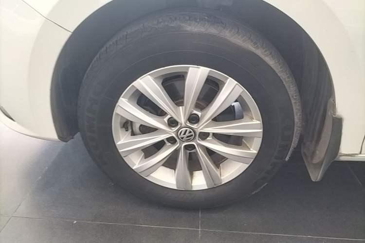 Used Volkswagen Bora 2018 1.5L Manual Fashion Model Left Front Wheel Hub