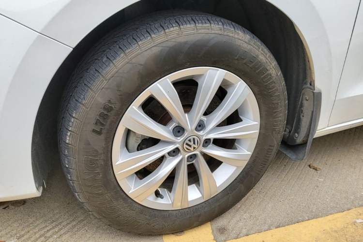 Used Volkswagen Bora 2018 1.5L Automatic Fashion Model Left Front Wheel Hub