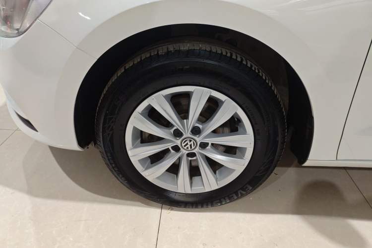 Used Volkswagen Bora 2018 1.5L Manual Fashion Model Left Front Wheel Hub