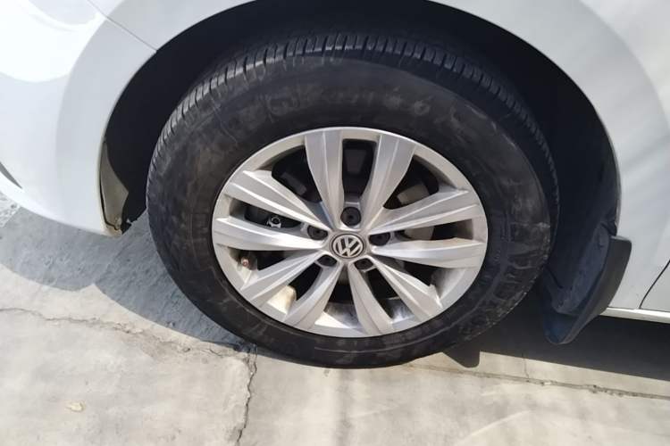 Used Volkswagen Bora 2018 1.5L Automatic Fashion Model Left Front Wheel Hub