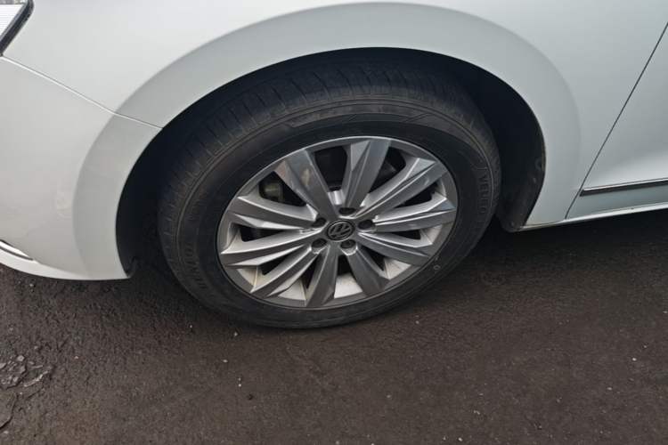Used Volkswagen Bora 2018 230TSI DSG Comfort Model Left Front Wheel Hub