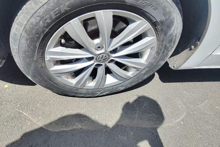 Used Volkswagen Bora 2018 1.5L Automatic Fashion Model Left Front Wheel Hub