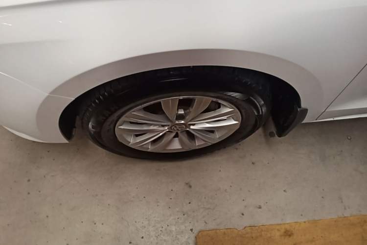 Used Volkswagen Bora 2018 1.5L Automatic Fashion Model Left Front Wheel Hub
