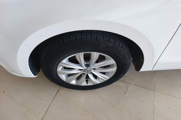 Used Volkswagen Bora 2018 1.5L Manual Fashion Model Left Front Wheel Hub
