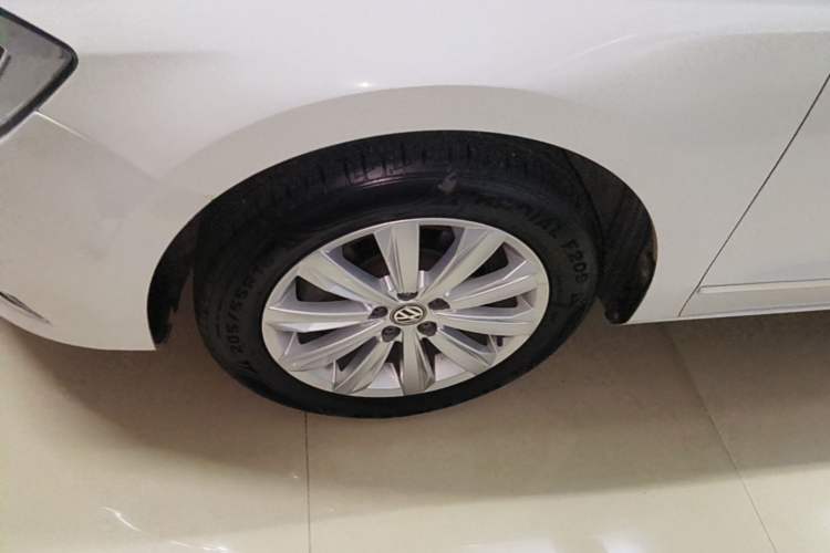 Used Volkswagen Bora 2018 1.5L Automatic Comfort Model Left Front Wheel Hub