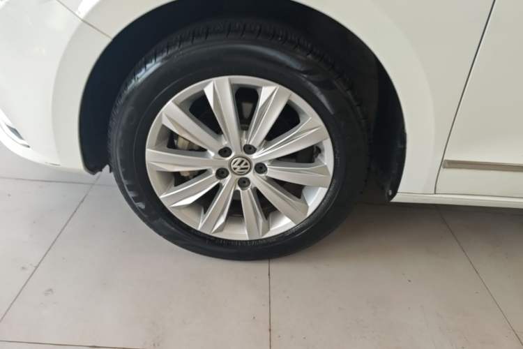Used Volkswagen Bora 2018 1.5L Manual Comfort Model Left Front Wheel Hub
