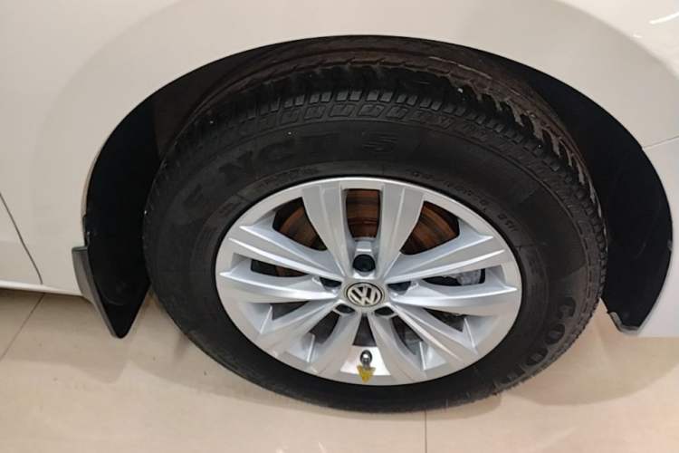 Used Volkswagen Bora 2018 1.5L Manual Fashion Model Left Front Wheel Hub