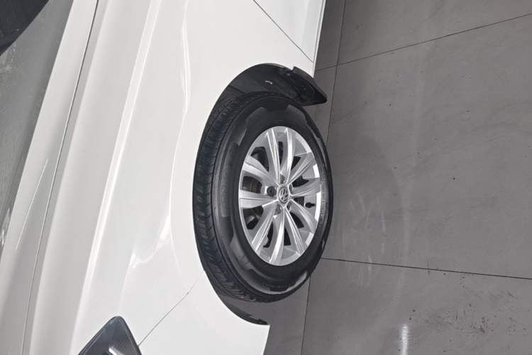Used Volkswagen Bora 2018 1.5L Automatic Fashion Model Left Front Wheel Hub