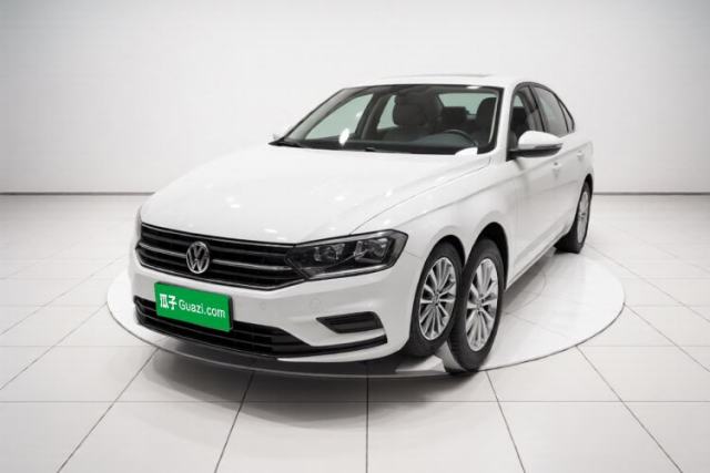 Ojetý Volkswagen Bora 2018 1.5L Manual Fashion Model