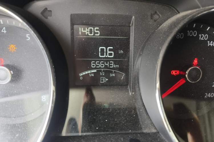 Used Volkswagen Bora 2018 1.5L Manual Fashion Model Odometer Close Up